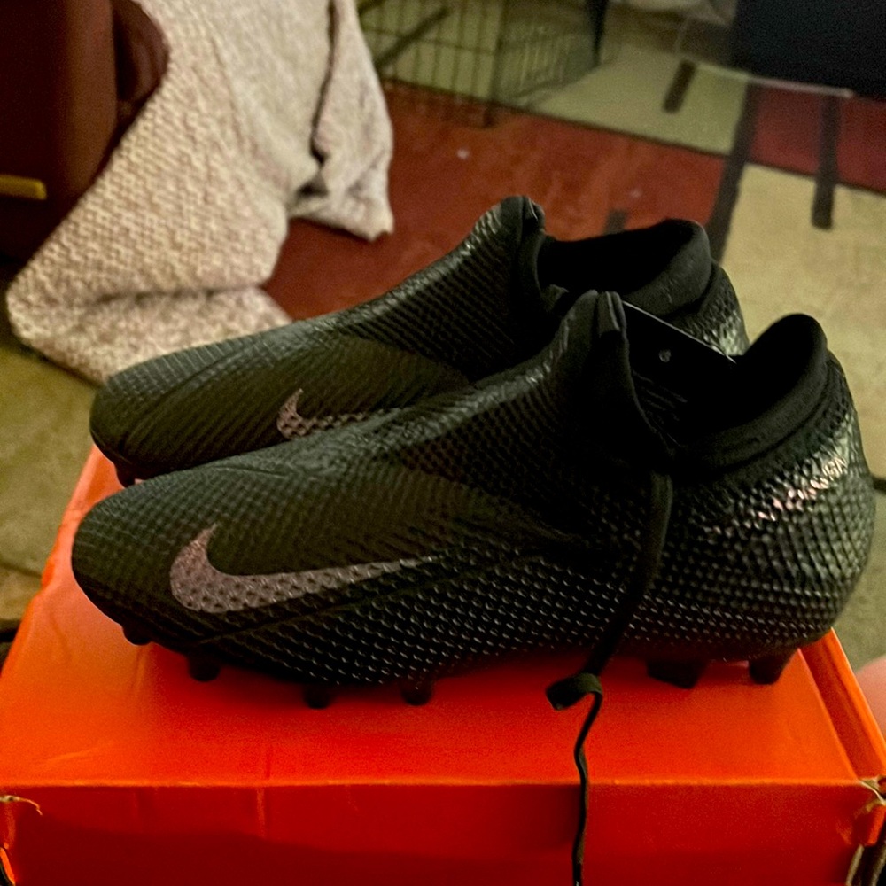 Soccer cleats nike dynamic fit